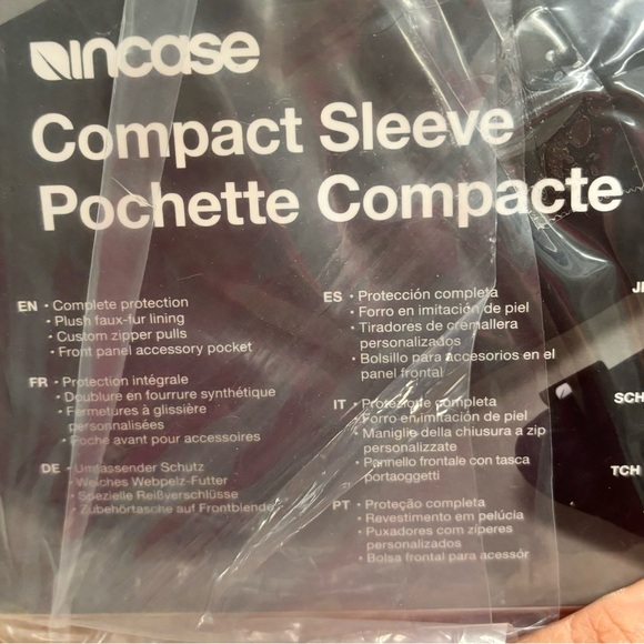 Incase Classic Case For 12" Macbook Protective Laptop Tablet iPad Sleeve - Picture 2 of 6